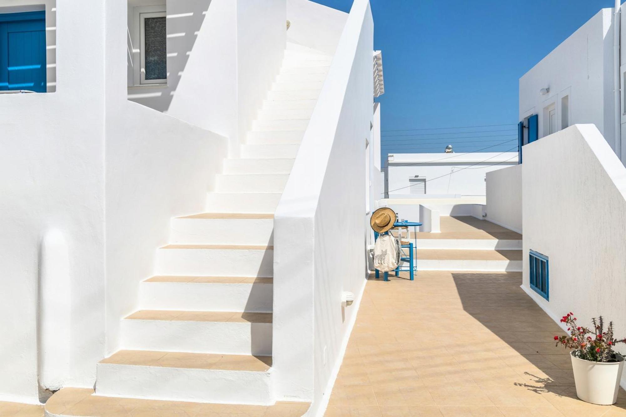 Livanios Studios Adamantas  ภายนอก รูปภาพ